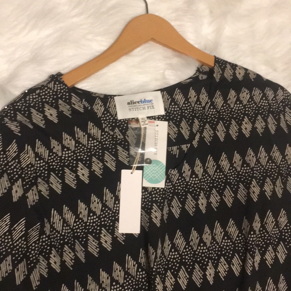 Blouse - Picture 2 of 4